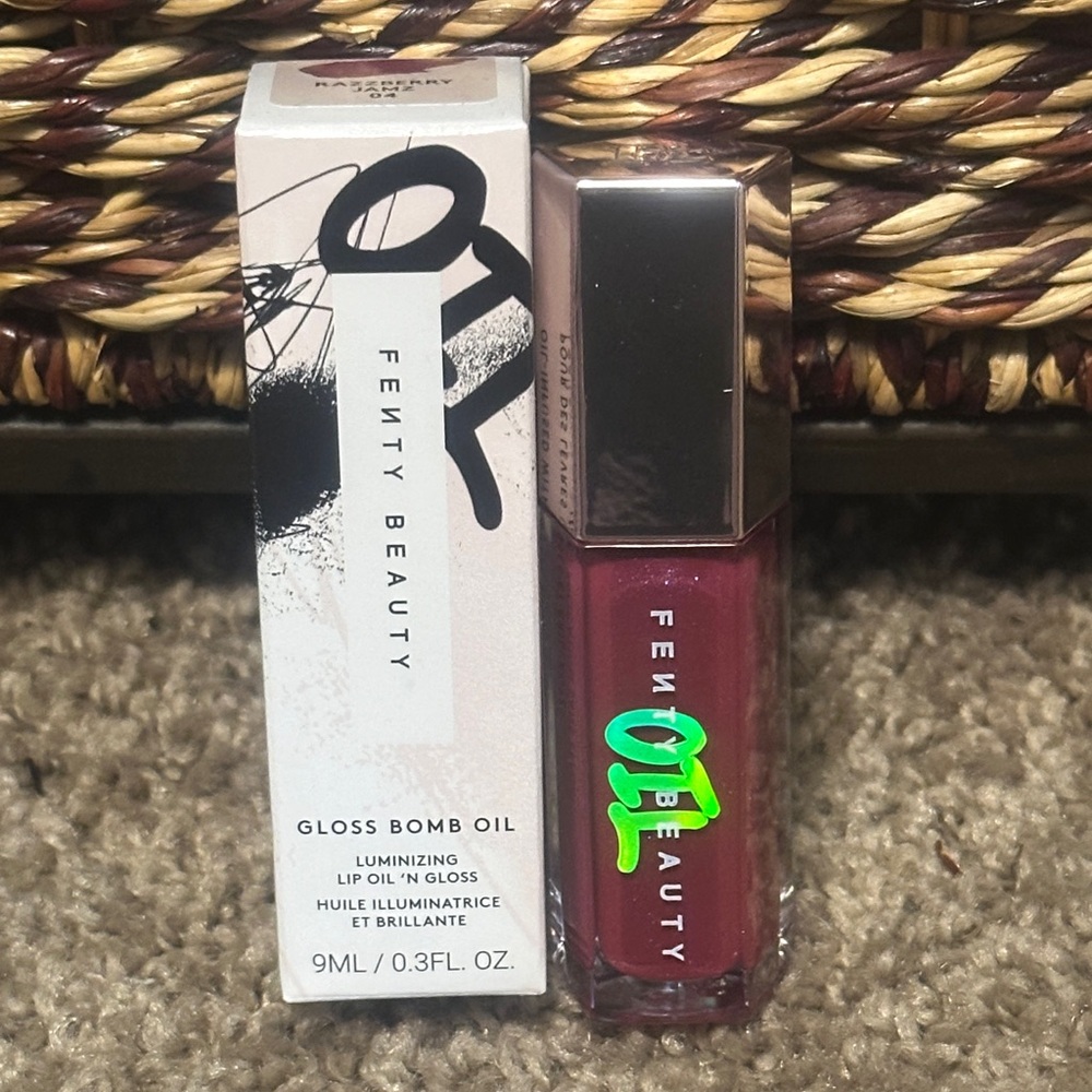 Fenty Beauty Gloss Bomb Oil - Luminizing Lip Oil in Razzberry Jamz